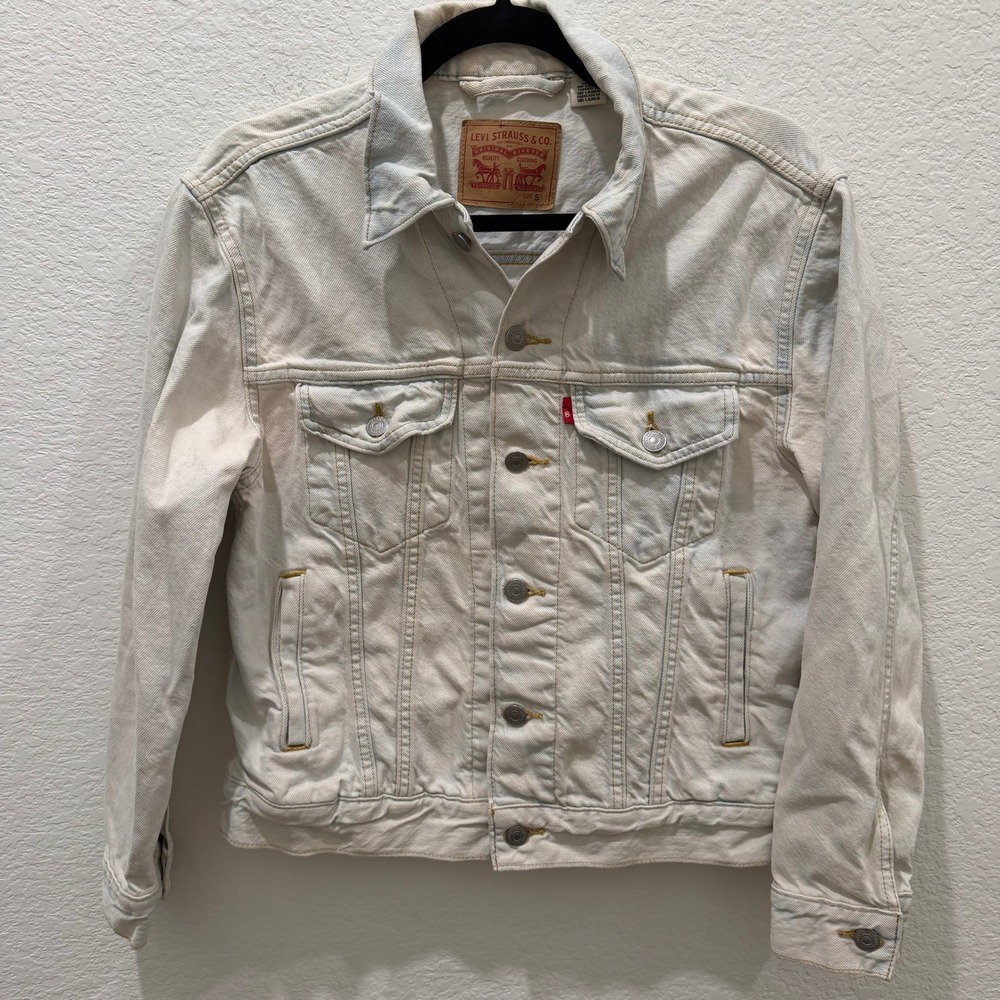 Levis Floral Embroidered Back Denim Trucker Jacket Light Wash Small